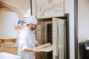 Backshow: Strudel wird im Ofen gebacken